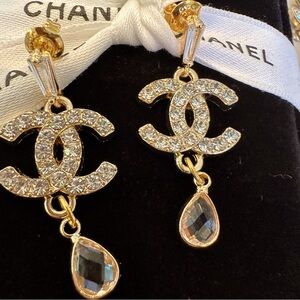 Chanel Gold Tone Metal Crystal Zipper Pull Buttons On Unbranded C…